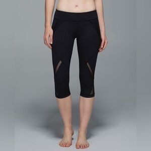 Lululemon Cool To Street Crop size 6